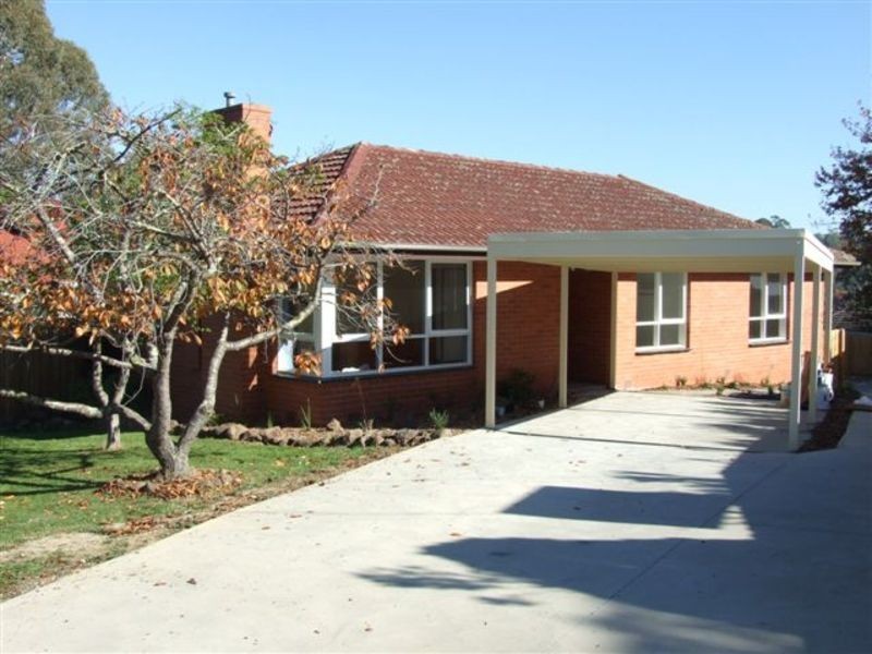 16 Greenville Street, Mooroolbark VIC 3138