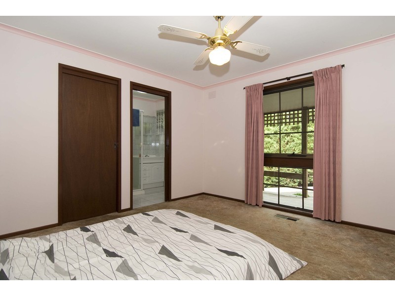 75 Winyard Drive, Mooroolbark VIC 3138