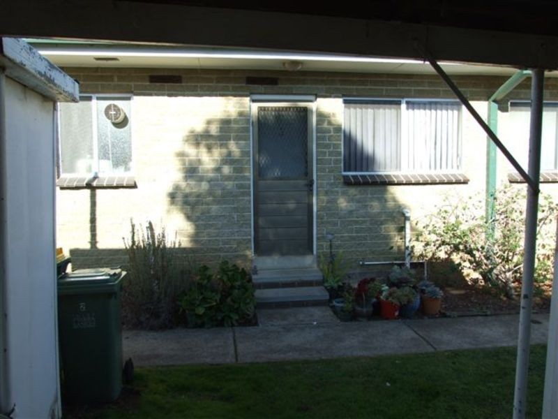 2/13 Hawthory Road, Kilsyth VIC 3137