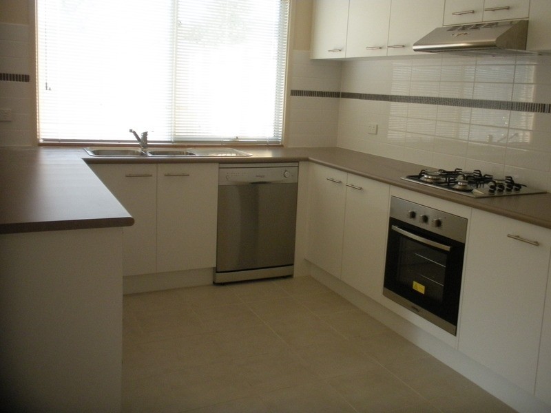 2/12 Byron Road, Kilsyth VIC 3137