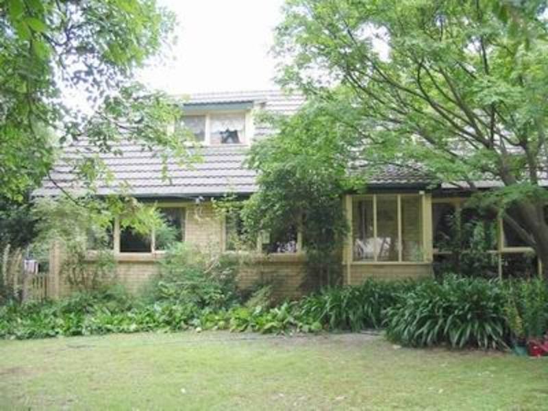 21 Mountain Drive, Mooroolbark VIC 3138