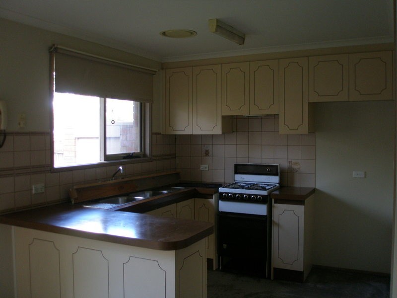 1/300 Dorset Road, Croydon VIC 3136