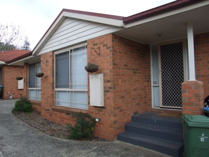 2/12 Lusher Road, Croydon VIC 3136