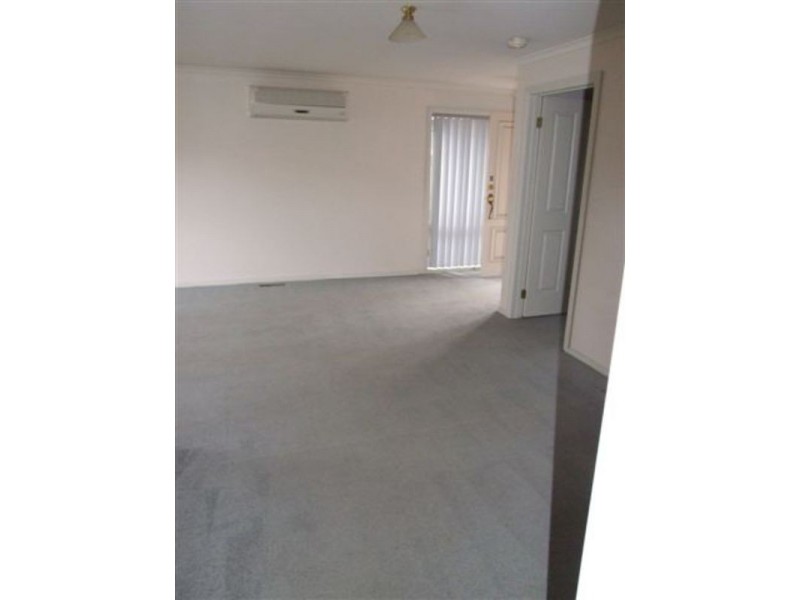 2/12 Lusher Road, Croydon VIC 3136