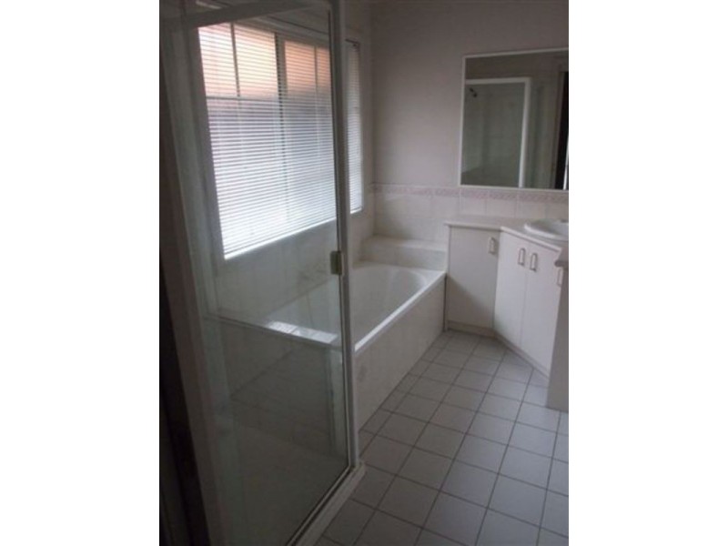 2/12 Lusher Road, Croydon VIC 3136