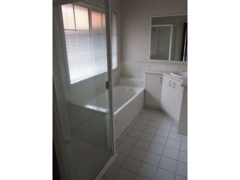 2/12 Lusher Road, Croydon VIC 3136