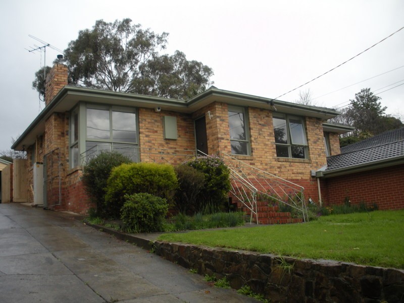 54 Cardigan Road, Mooroolbark VIC 3138