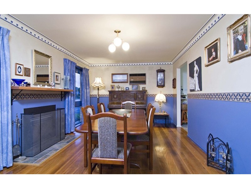 116 Esther Crescent, Mooroolbark VIC 3138
