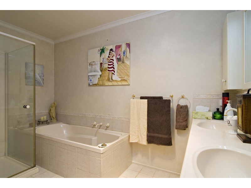 116 Esther Crescent, Mooroolbark VIC 3138