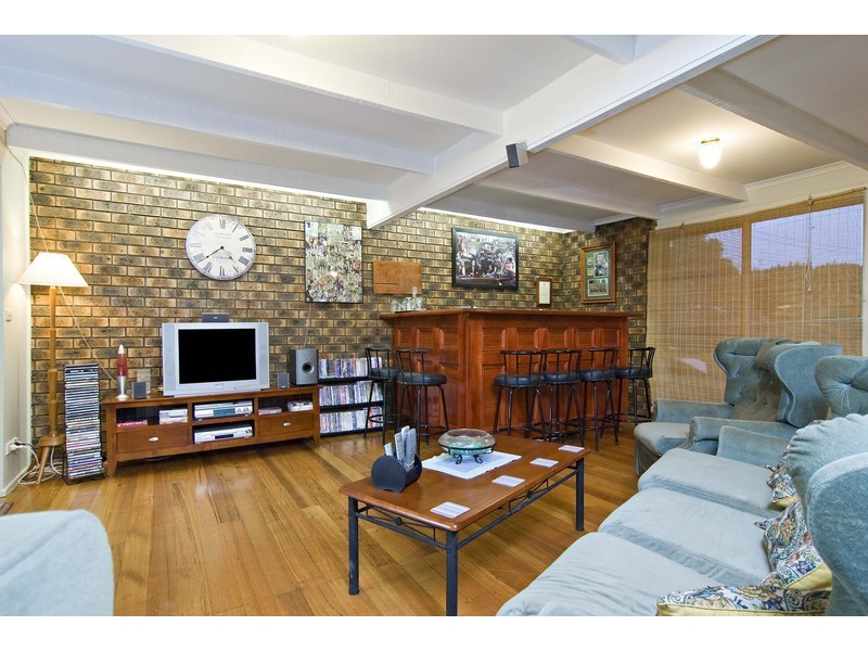 116 Esther Crescent, Mooroolbark VIC 3138