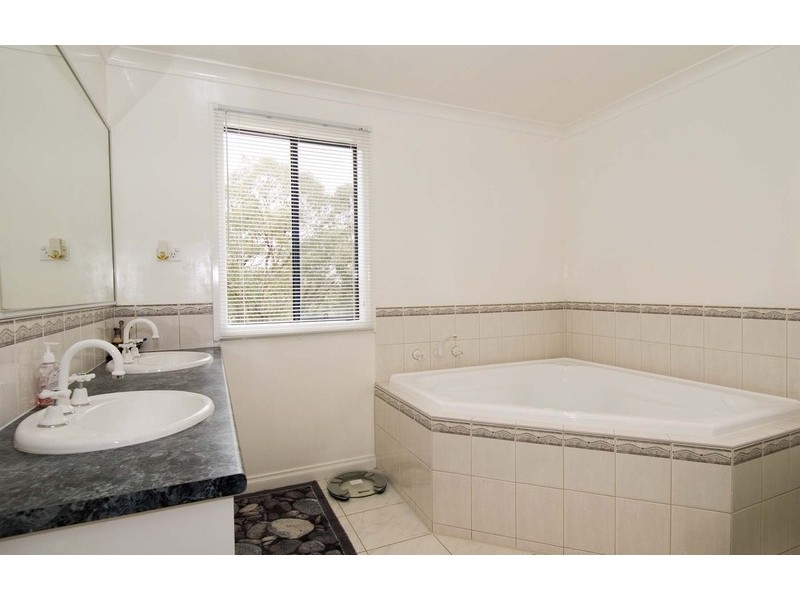 29a Fernleigh Drive, Mooroolbark VIC 3138