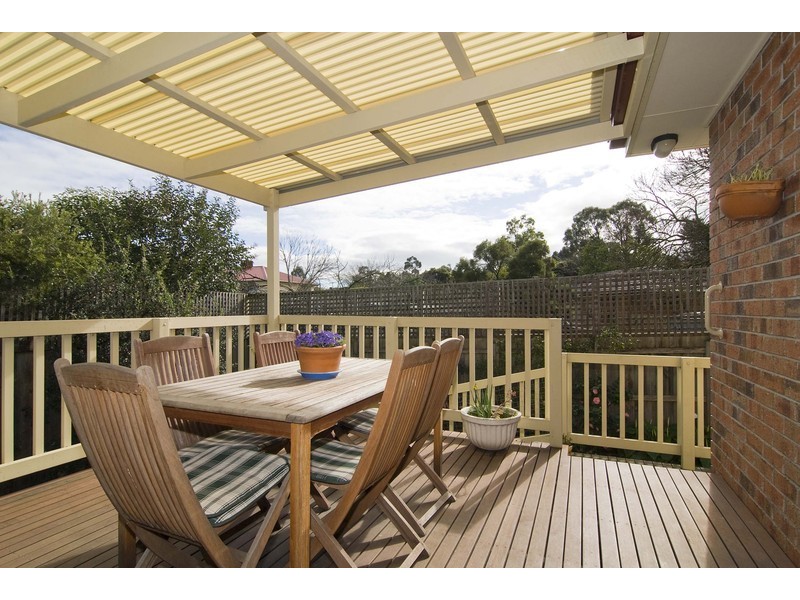 77 Manchester Road, Mooroolbark VIC 3138