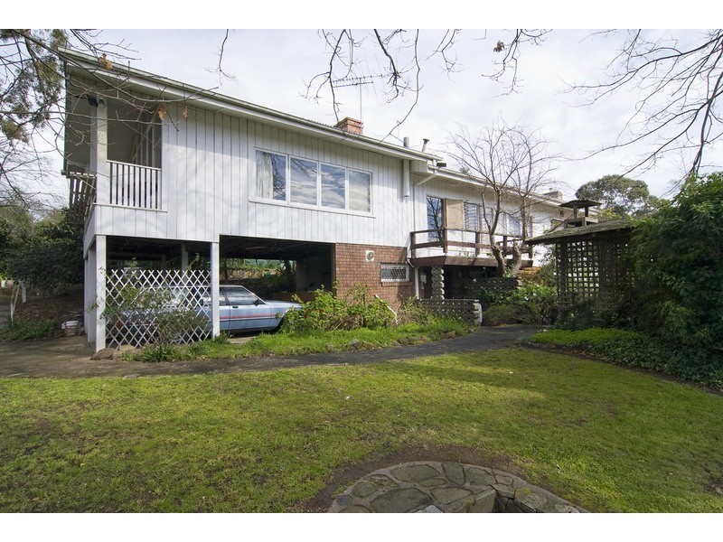 24 Mount View Parade, Mooroolbark VIC 3138