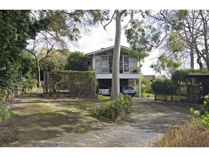24 Mount View Parade, Mooroolbark VIC 3138
