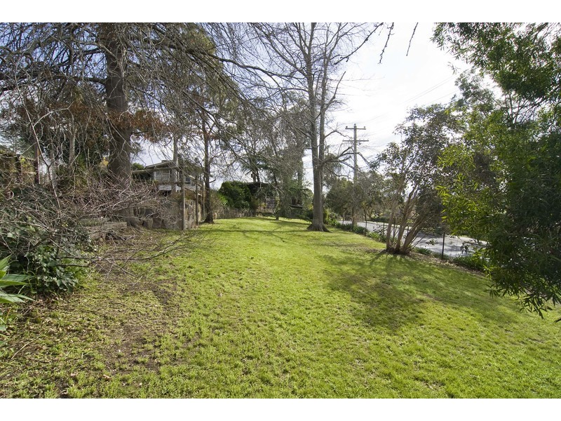 24 Mount View Parade, Mooroolbark VIC 3138