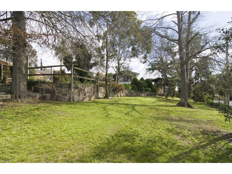 24 Mount View Parade, Mooroolbark VIC 3138