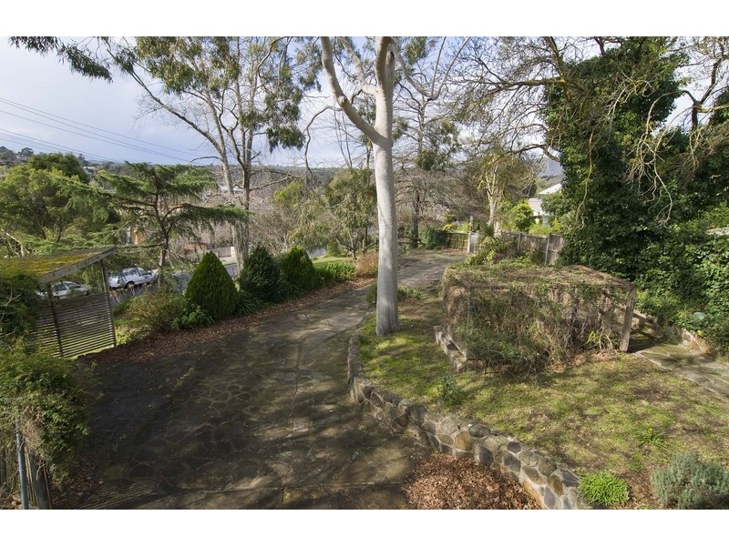 24 Mount View Parade, Mooroolbark VIC 3138