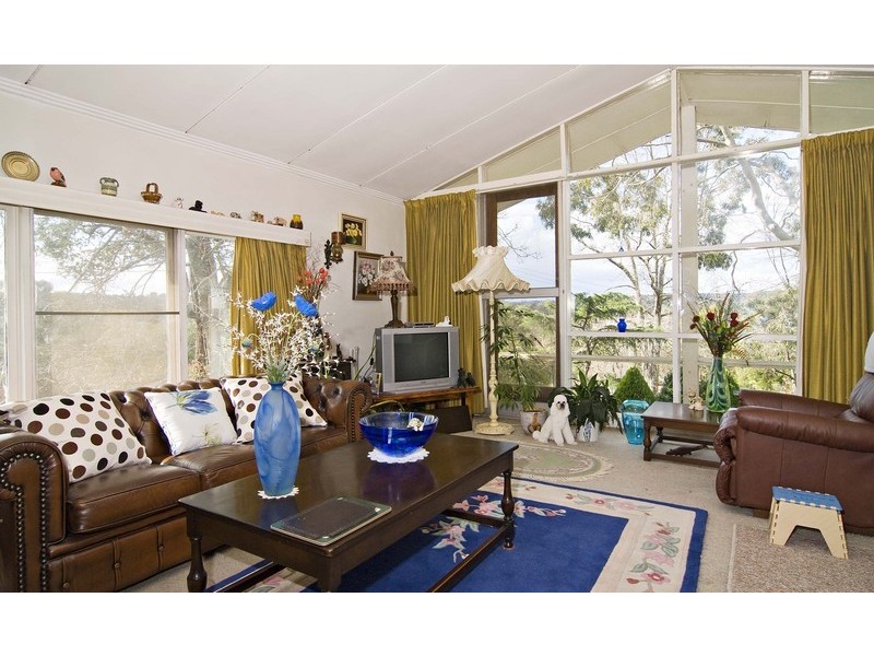 24 Mount View Parade, Mooroolbark VIC 3138