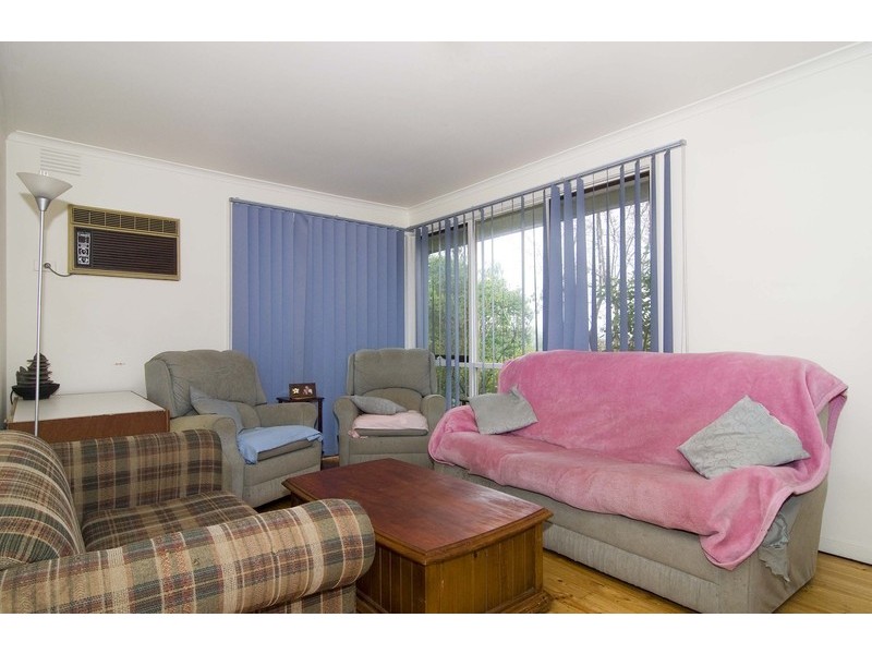 27 Nambour Drive, Mooroolbark VIC 3138
