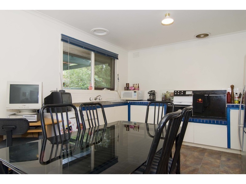 27 Nambour Drive, Mooroolbark VIC 3138