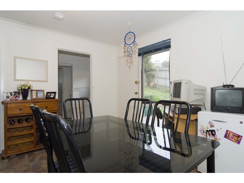 27 Nambour Drive, Mooroolbark VIC 3138