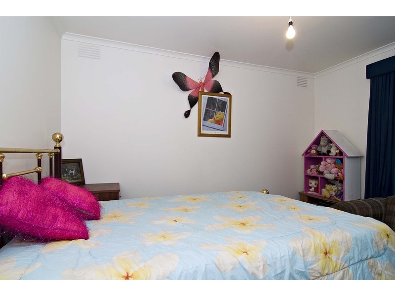 27 Nambour Drive, Mooroolbark VIC 3138