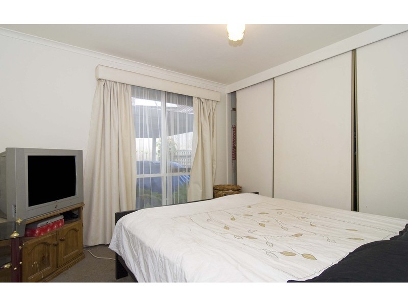 27 Nambour Drive, Mooroolbark VIC 3138