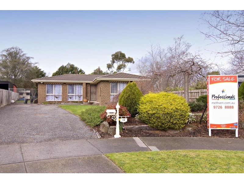 12 Chedworth Court, Kilsyth South VIC 3137
