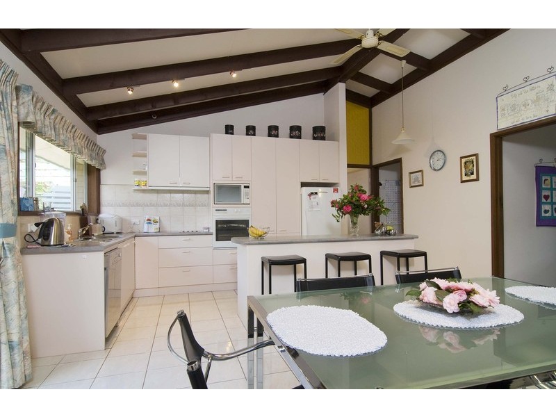 23 Larnook Crescent, Mooroolbark VIC 3138