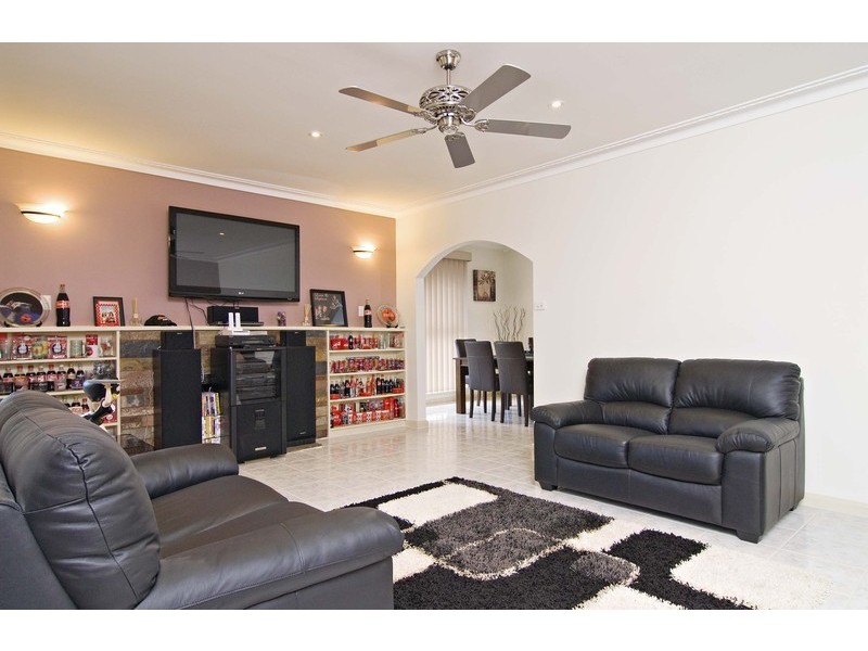 19 Shakespeare Avenue, Mooroolbark VIC 3138