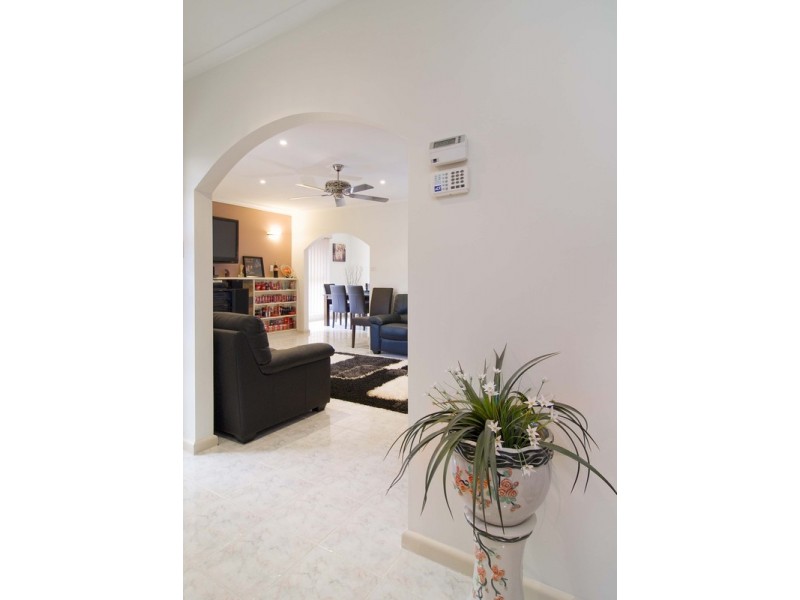 19 Shakespeare Avenue, Mooroolbark VIC 3138