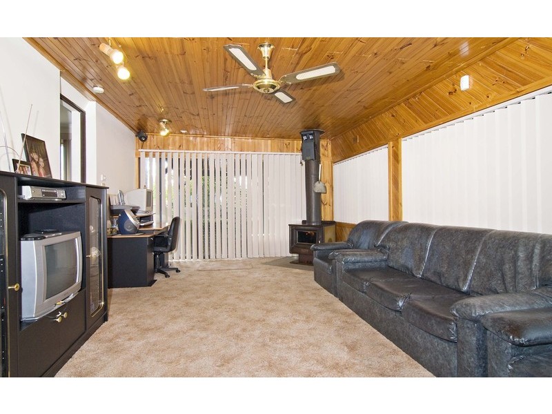 19 Shakespeare Avenue, Mooroolbark VIC 3138