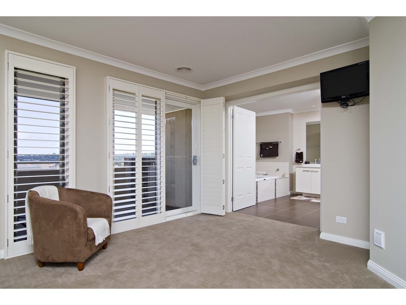 36 Kingston Way, Mooroolbark VIC 3138