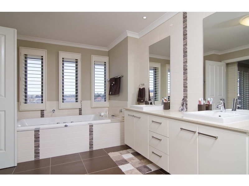 36 Kingston Way, Mooroolbark VIC 3138