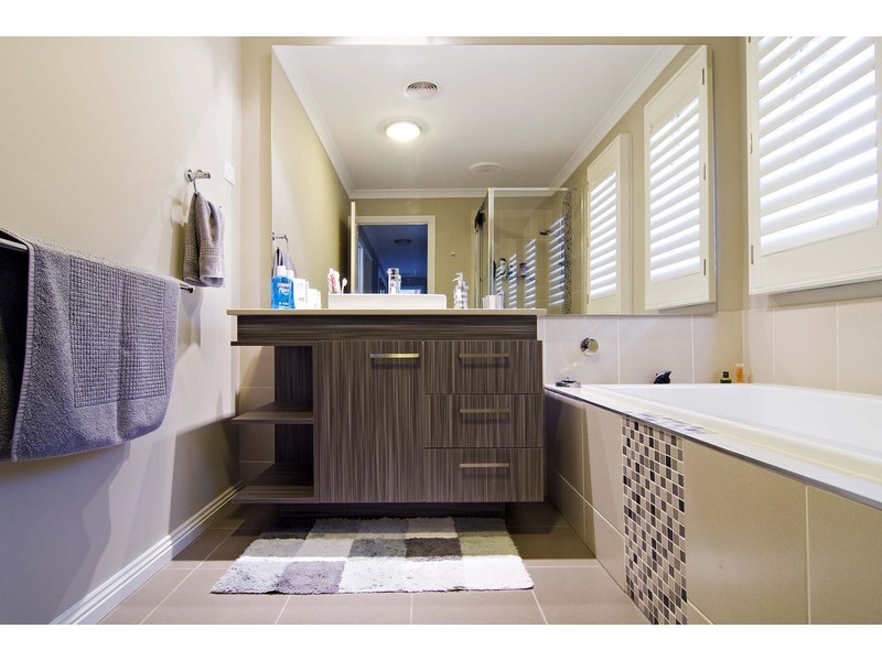 36 Kingston Way, Mooroolbark VIC 3138