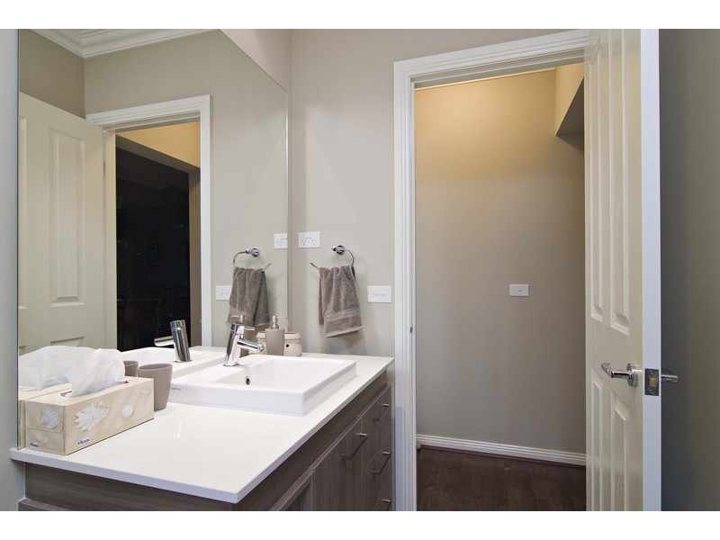 36 Kingston Way, Mooroolbark VIC 3138