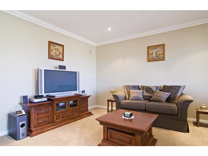 36 Kingston Way, Mooroolbark VIC 3138