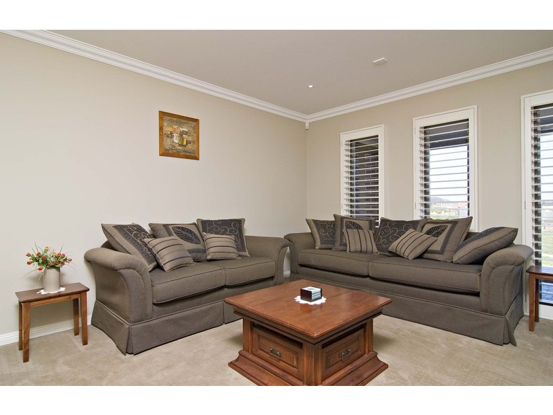 36 Kingston Way, Mooroolbark VIC 3138
