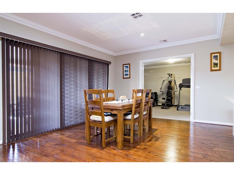 36 Kingston Way, Mooroolbark VIC 3138