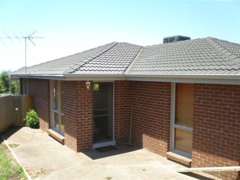 24 Polaris Way, Chirnside Park VIC 3116