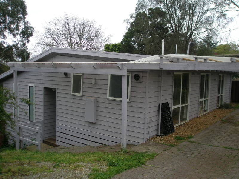 4 Baradine Road, Mooroolbark VIC 3138