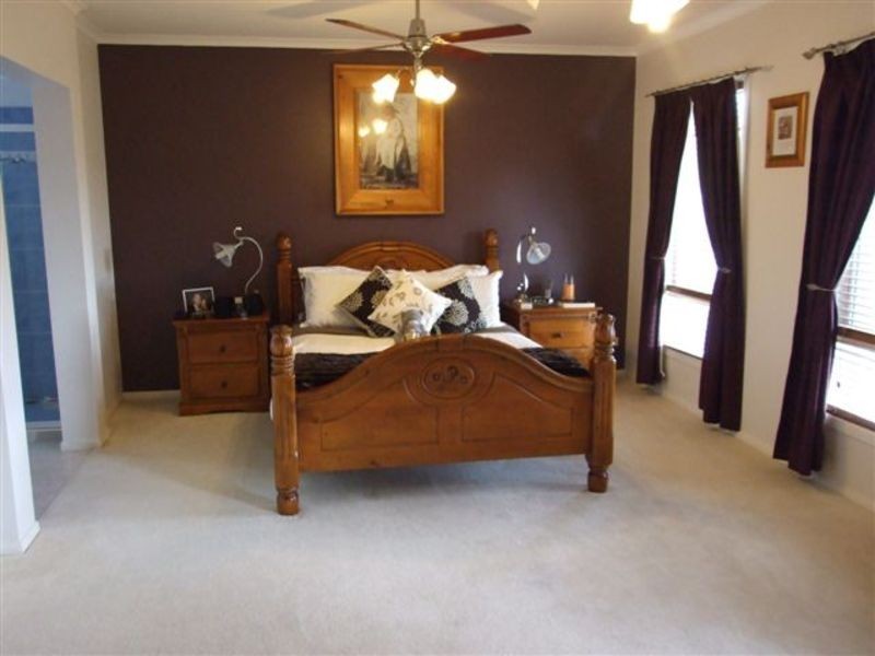 37 Freshfield Avenue, Mooroolbark VIC 3138