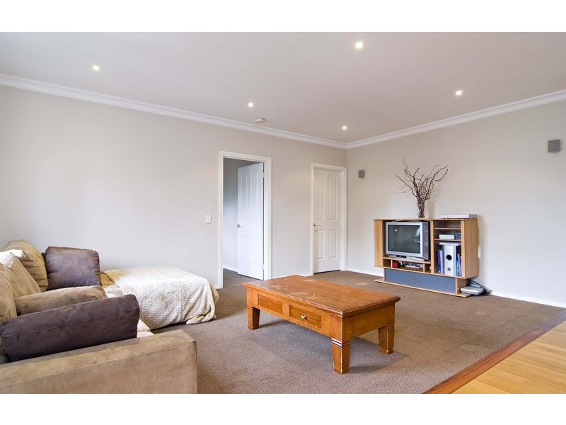 24 Bellara Drive, Mooroolbark VIC 3138