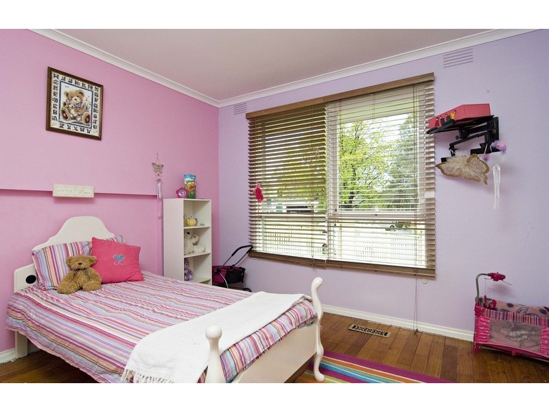 24 Bellara Drive, Mooroolbark VIC 3138