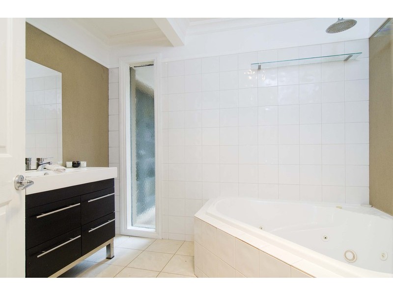 24 Bellara Drive, Mooroolbark VIC 3138