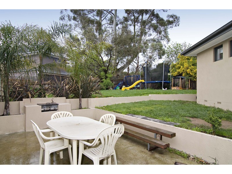 24 Bellara Drive, Mooroolbark VIC 3138