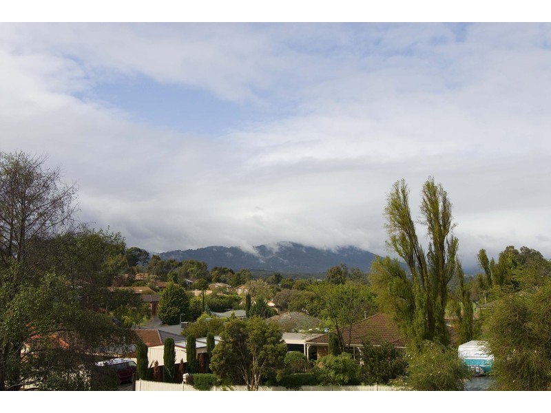 23 Cheriton Drive, Mooroolbark VIC 3138