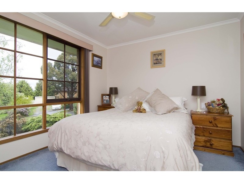 23 Cheriton Drive, Mooroolbark VIC 3138
