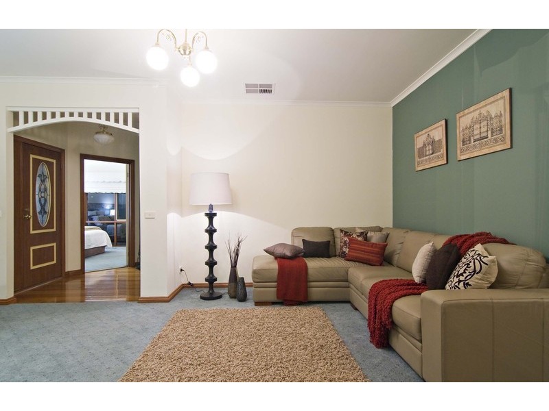 50 Blue Ridge Drive, Mooroolbark VIC 3138