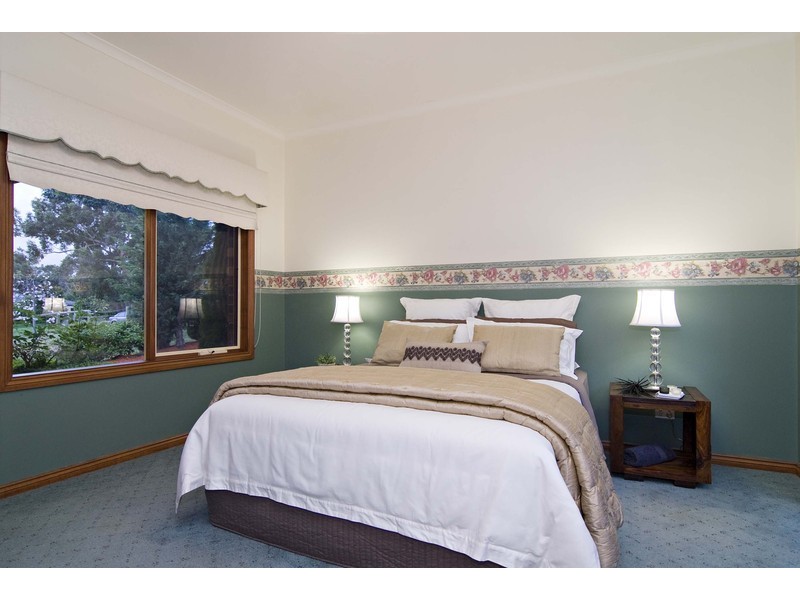 50 Blue Ridge Drive, Mooroolbark VIC 3138